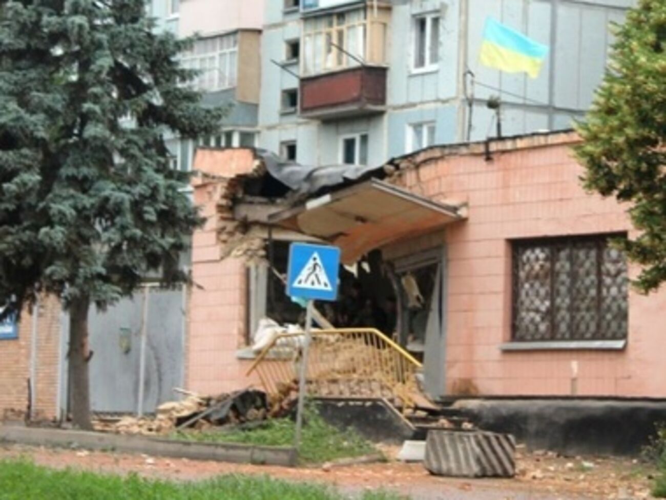 Террористы продолжают атаковать украинских силовиков, несмотря на перемирие