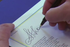 Порошенко подписал Соглашение об ассоциации с ЕС