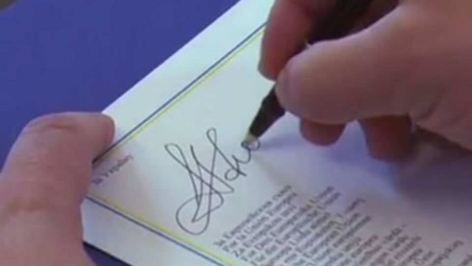 Подпись президента Украины под документом Соглашения