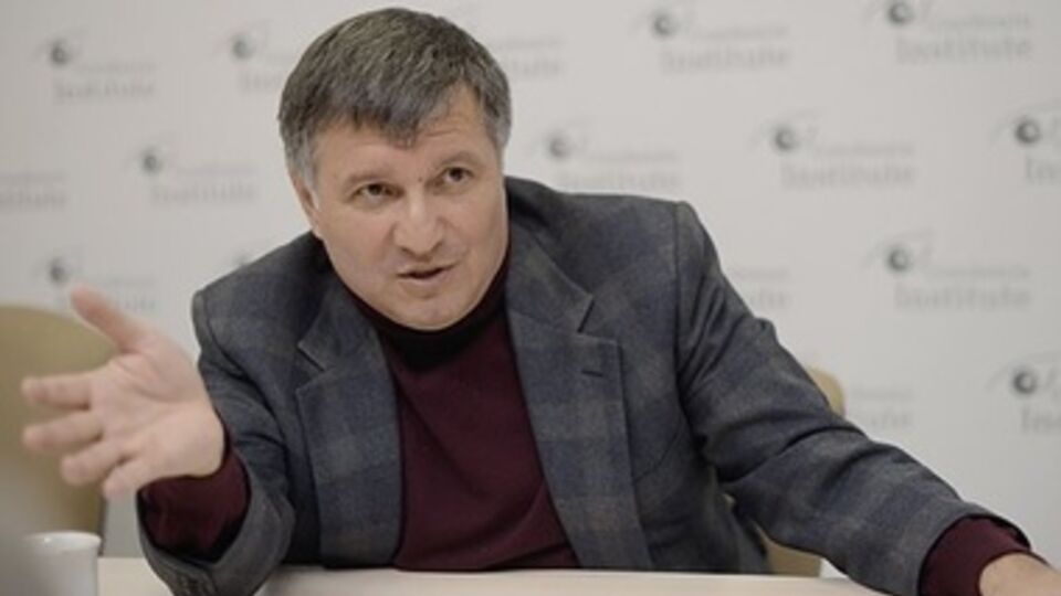 Если боевики не сложат оружие, то действия Украины будут жесткими, заверил Арсен Аваков