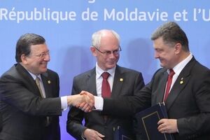 Украина подписала Соглашение об ассоциации с ЕС. Фоторепортаж