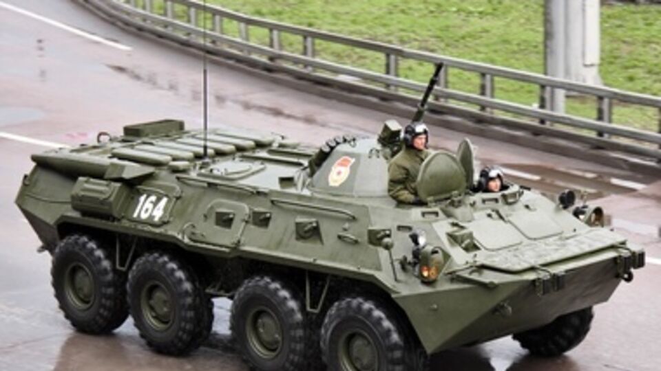 В Харькове сделают защитные решетки для 30 БТРов