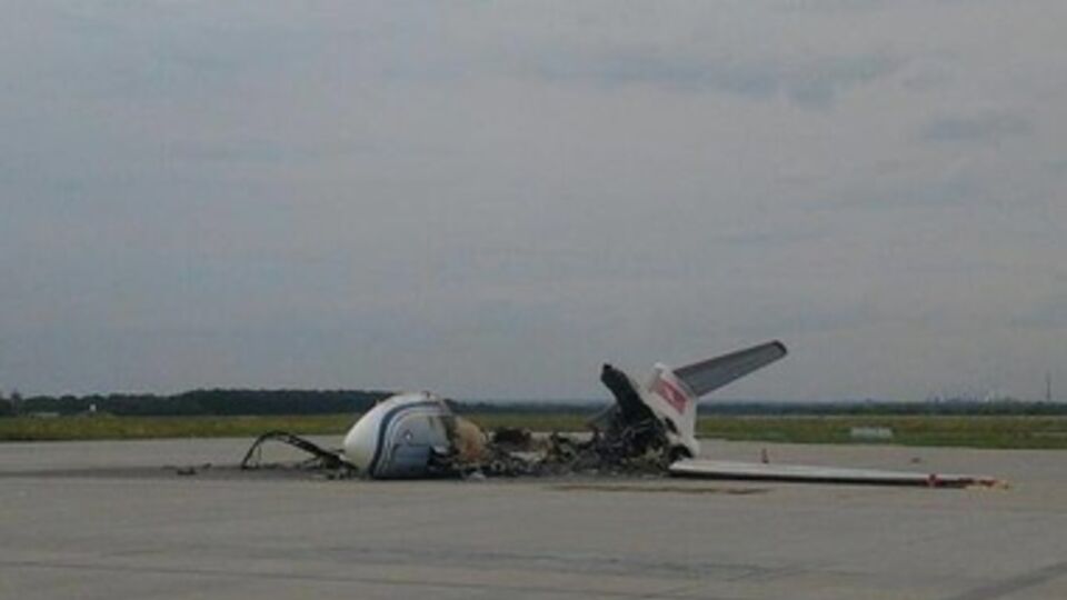 В ходе АТО было разрушены здание и техника аэропорта