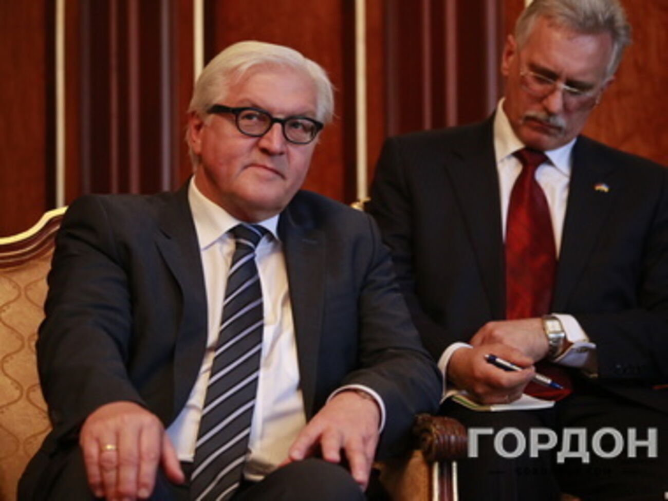 Штайнмайер: Пока нет оснований продолжать перемирие с боевиками