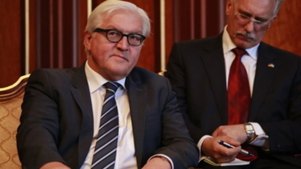 Штайнмайер: Пока нет оснований продолжать перемирие с боевиками