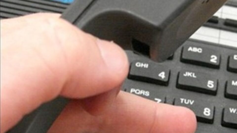 С 12 июня на горячую линию позвонили больше тысячи человек