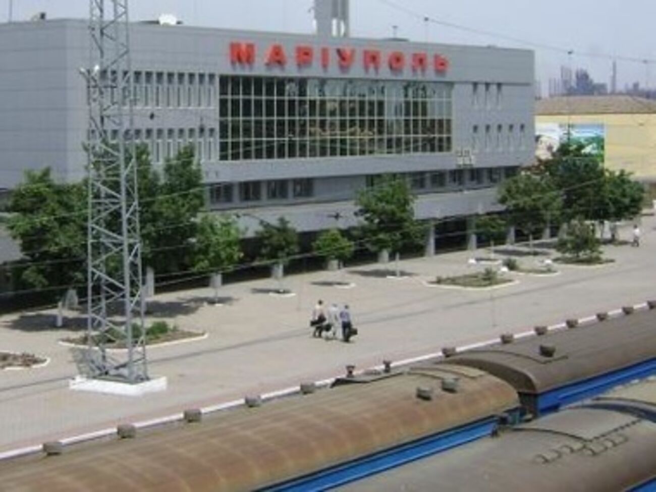 Пассажиры харьковского поезда не могут уехать из Мариуполя