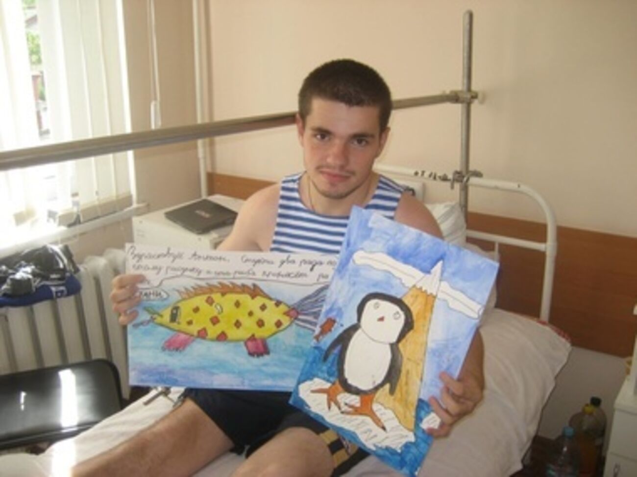 Дети поддержали раненых украинских солдат рисунками. Фоторепортаж