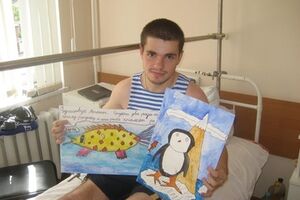 Дети поддержали раненых украинских солдат рисунками. Фоторепортаж