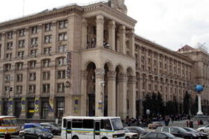 Обама призвал Россию остановить поток своих боевиков