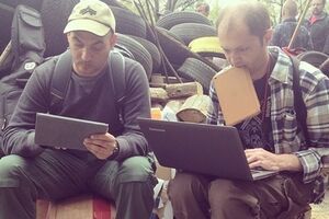 Специальные корреспонденты "Комсомольской правды" Дмитрий Стешин и Александр Коц