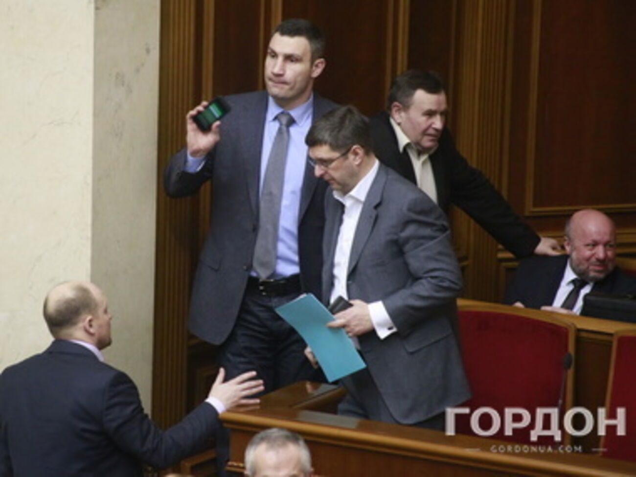 На принятии законопроекта настаивала партия УДАР Виталия Кличко, лидер которой был избран мэром Киева