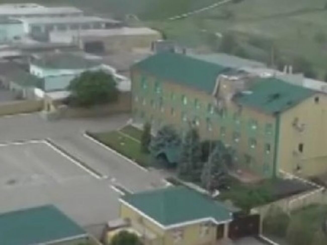 Луганский пограничный отряд второй день находится в окружении боевиков