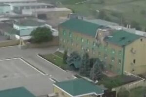 Луганский пограничный отряд второй день находится в окружении боевиков
