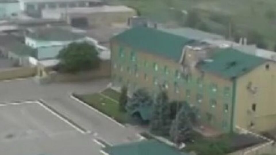 Луганский пограничный отряд второй день находится в окружении боевиков