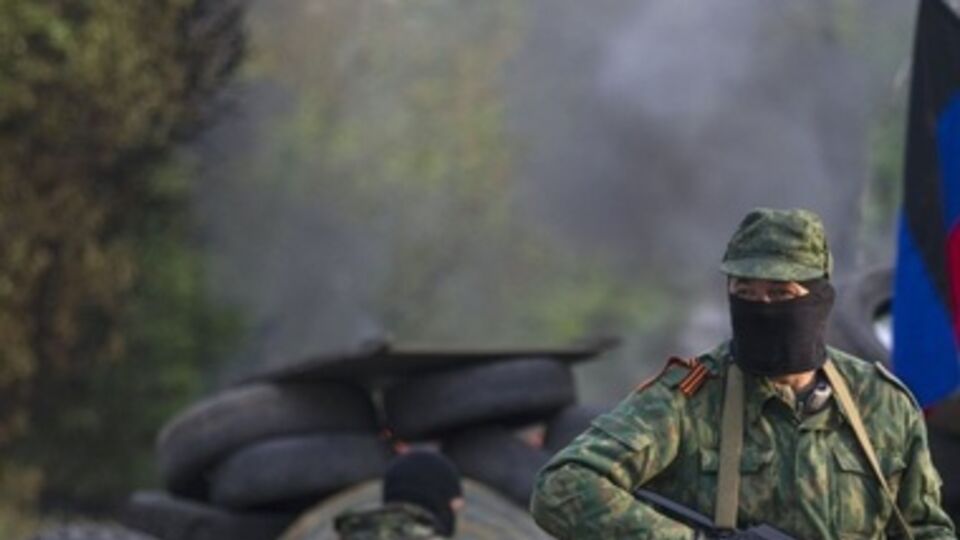 Террористы отправляют жителей Славянска строить оборонительные сооружения