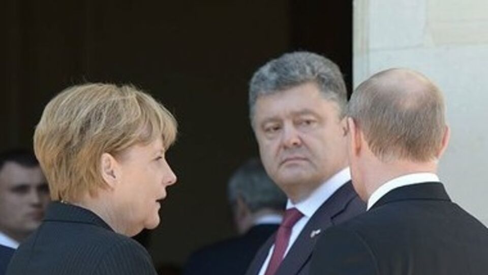 Разговор Петра Порошенко, Ангелы Меркель, Владимира Путина и Франсуа Олланда состоялся второй раз за последние два дня