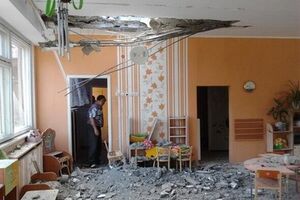 Одно из обстрелянных в июне зданий в Краматорске