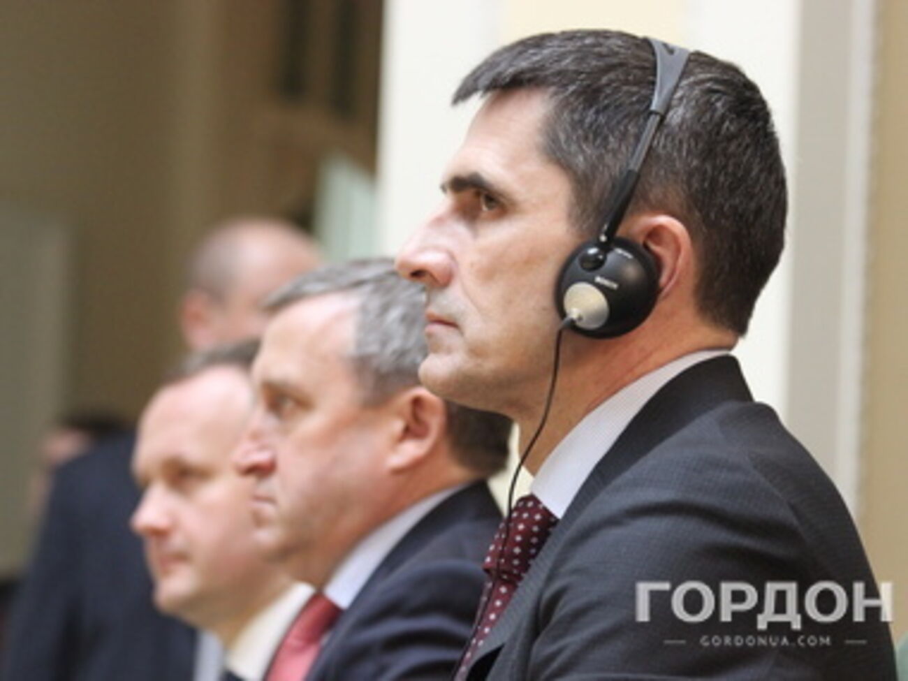 Виталий Ярема считает, что к вопросу введения военного положения нужно подходить с большой осторожностью