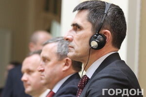 Виталий Ярема считает, что к вопросу введения военного положения нужно подходить с большой осторожностью