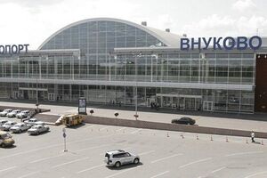 Самолет успешно сел в аэропорту Внуково