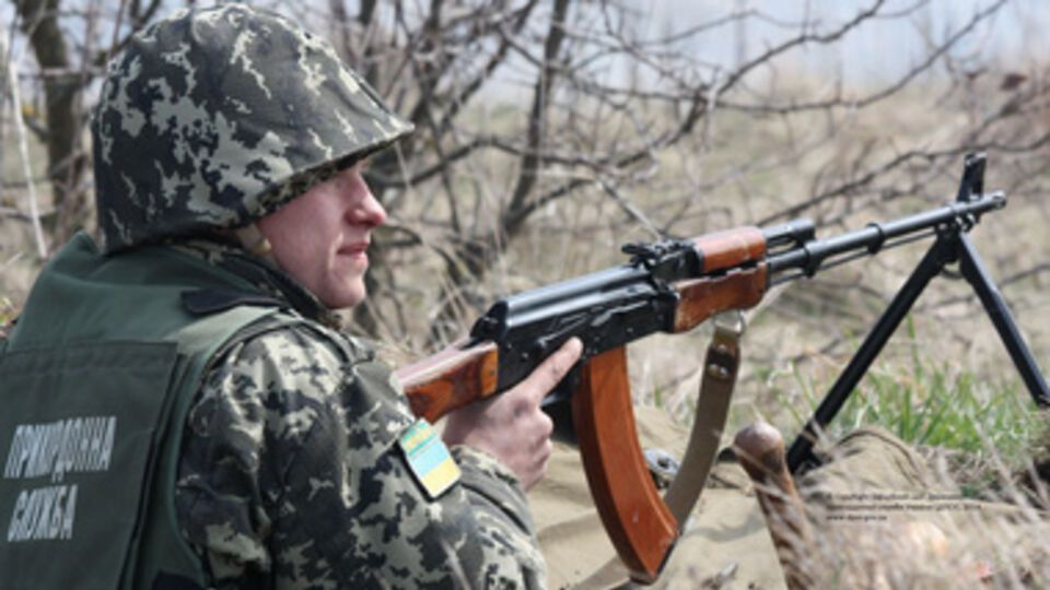 На месте стрельбы охрана пункта обнаружила гильзы калибра 5,45 и 7, 62 мм