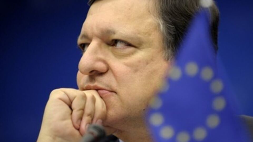 Баррозу призывает страны G-7 продолжать давление на Россию