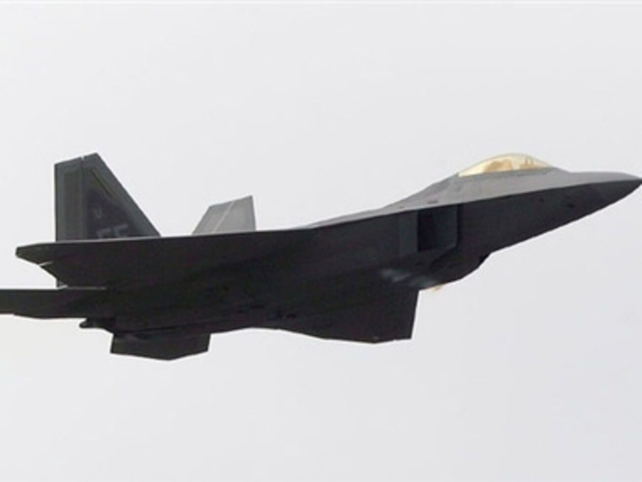 Истребитель упал в жилом квартале