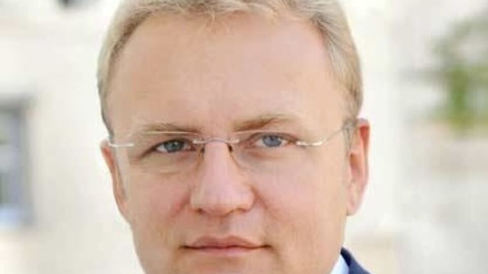 Я бесспорно готов помогать новой киевской власти, заявил Садовый