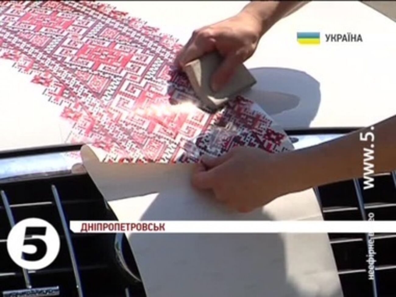 Национальный "тюнинг" не вредит авто и держится в течение года