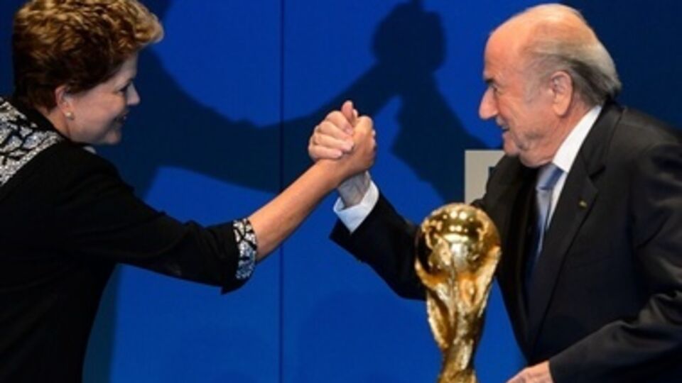 Президент Бразилии Дилма Русеф и президент ФИФА Зепп Блаттер