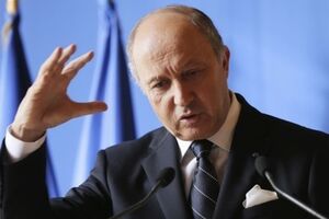 Лоран Фабиус сообщил, что президенты России и Франции "очень открыто" поговорили об Украине