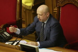 Турчинов ввел в действие мораторий на взыскание имущества у должников банков