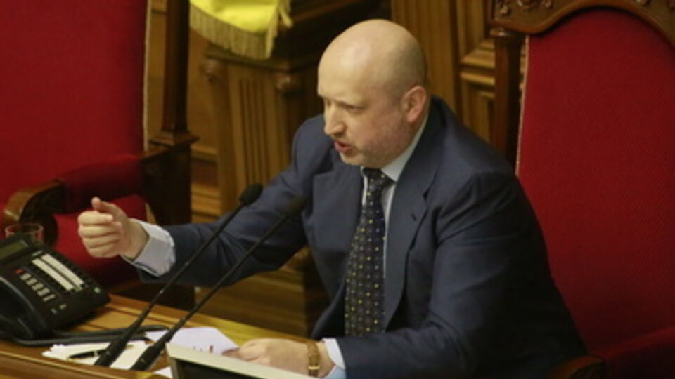 Турчинов ввел в действие мораторий на взыскание имущества у должников банков