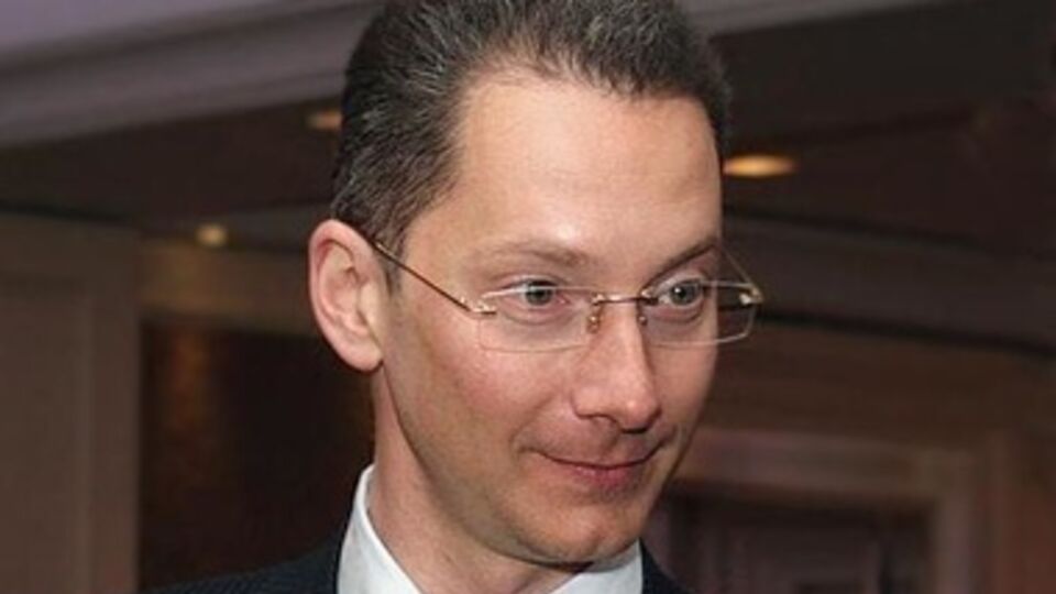 Борис Ложкин в 2013 году продал 99,9% акций UMH group компании Сергея Курченко ВЕТЕК