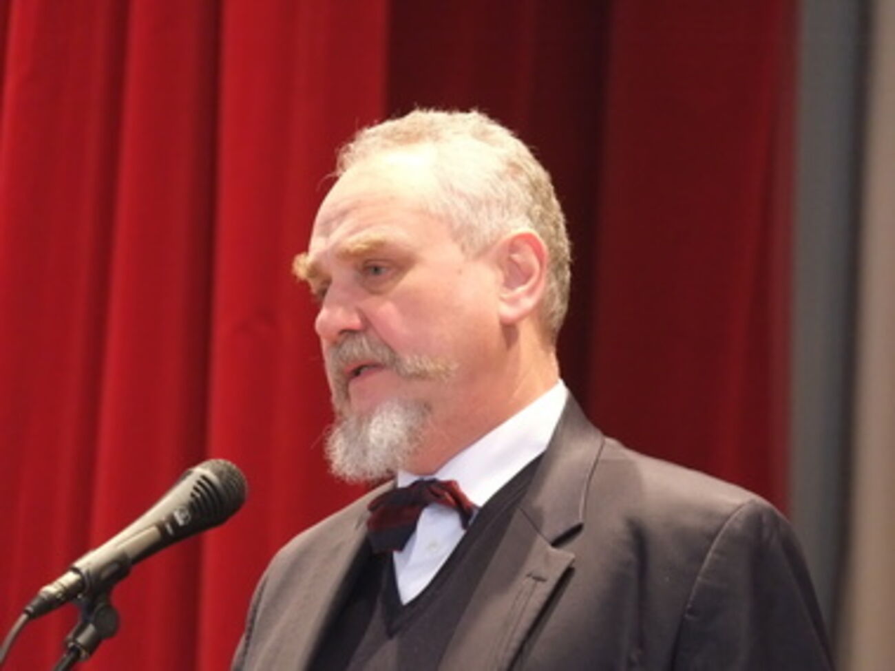 Андрей Зубов ---&nbsp;Никакого этнического противостояния между украинцами и русскими в Украине нет