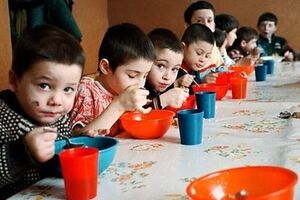 На случай временной эвакуации детей главным врачом дома ребенка подготовлено подвальное помещение