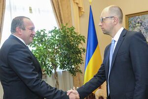 Арсений Яценюк подчеркнул необходимость неукоснительного соблюдения всеми государствами норм на принципы международного права