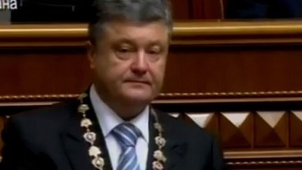 Порошенко пообещал урегулировать ситуацию на Донбассе