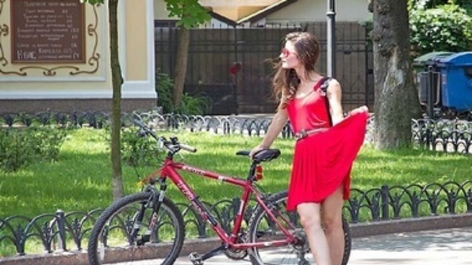 По мнению организаторов, "прекрасный пол" привлекает больше внимания общественности