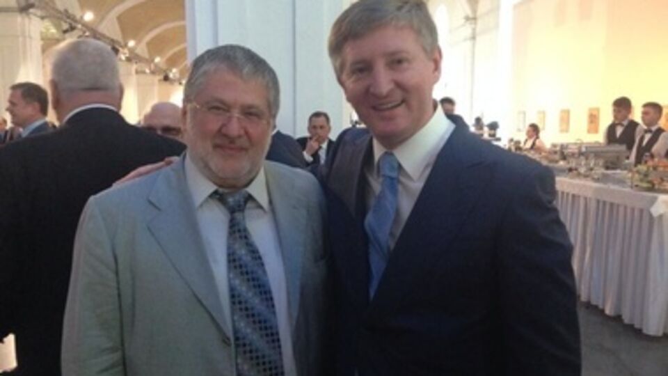Поздравить Порошенко пришли и самые влиятельные бизнесмены Украины Ринат Ахметов и Игорь Коломойский