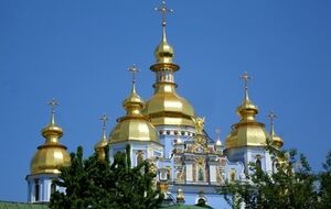 Православные и католици празднуют День святой Троицы