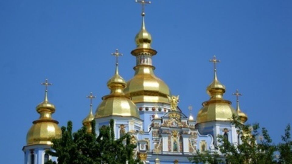 Православные и католици празднуют День святой Троицы