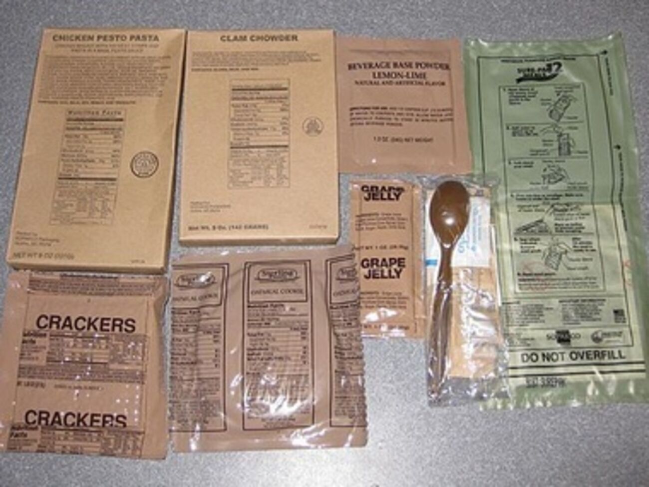 На рынке в Очакове пытались продать 44 комплекта сухпайков