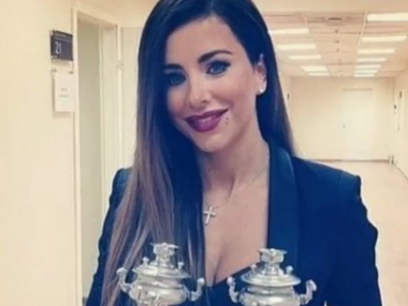 Ани Лорак и два российских самовара