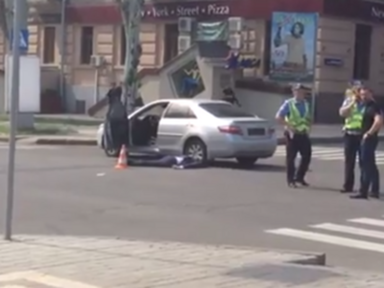 В результате нападения был убит помощник Пушилина и ранен россиянин