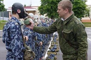 Молодые крымчане будут учиться российским военным порядкам