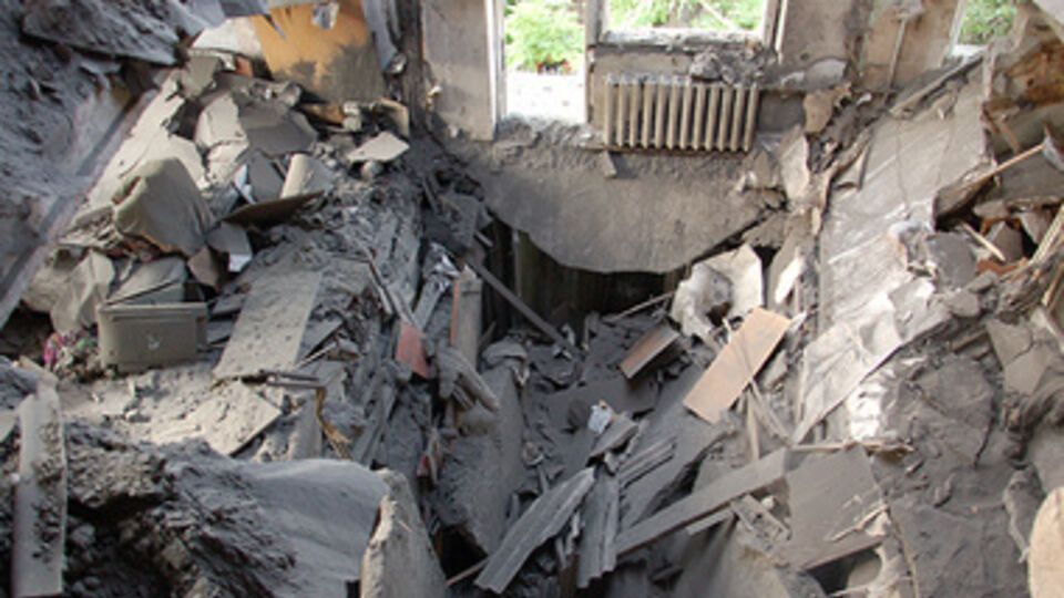 Завалы продолжают разбирать