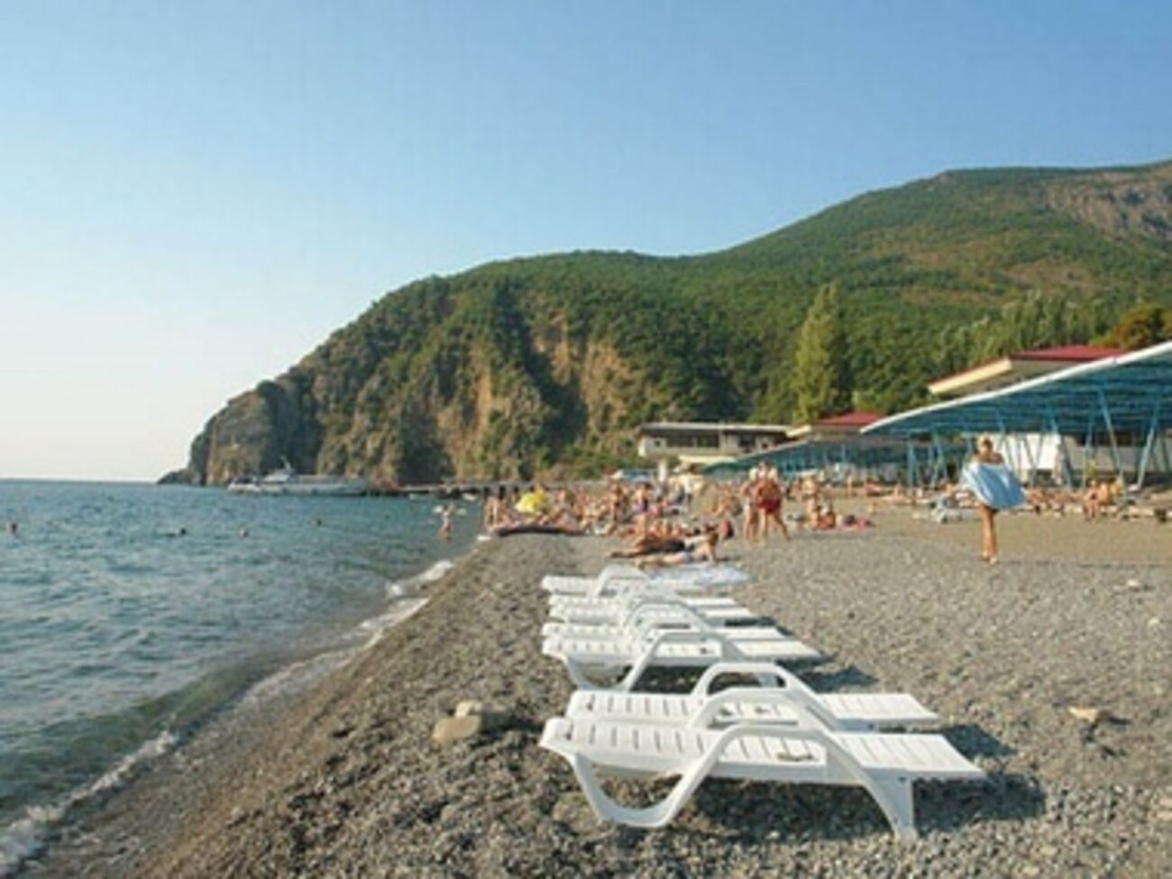 Уже сейчас эксперты заявляют, что курортный сезон-2014 в Крыму сорван