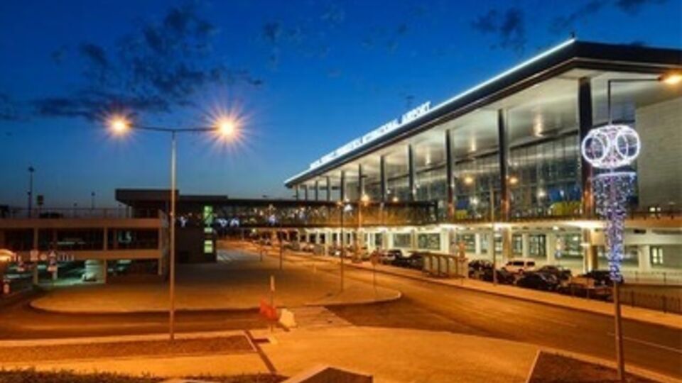 Движение в районе донецкого аэропорта закрыли